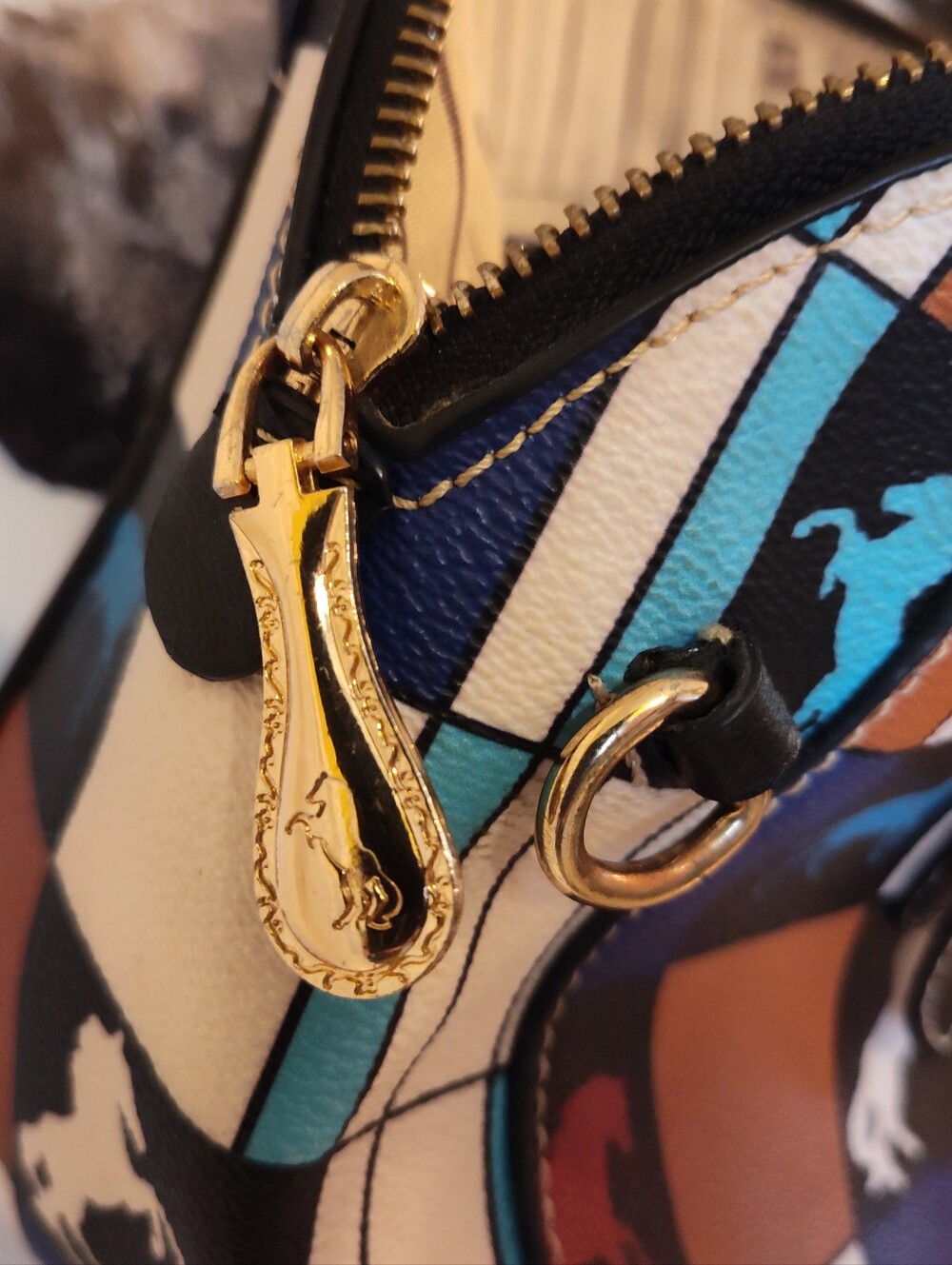 The Trail Of The Painted Ponies Handbag With Crossbody Strap - Picture 7 of 10